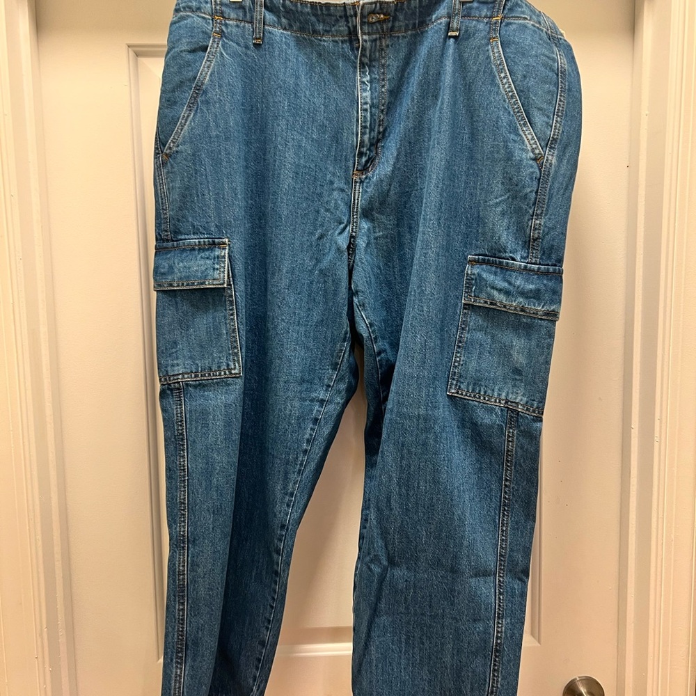 Universal Thread Boyfriend Jeans with Cargo pockets- Size 18